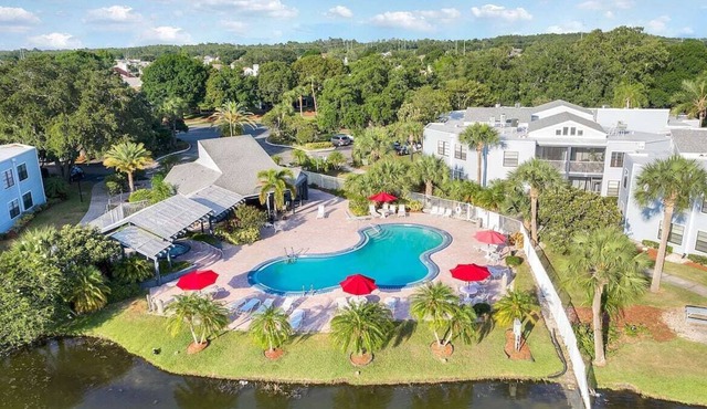 3608 Apartment with 3 swimming pools , Near Disney world.