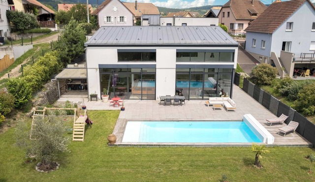 360m2 XXL modern villa in the heart of the Vallée Noble, with pool and views