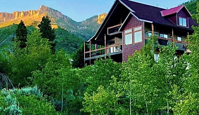 360views, big cabin, sleeps 12, in Ashley National Forest, 54mls from Park City