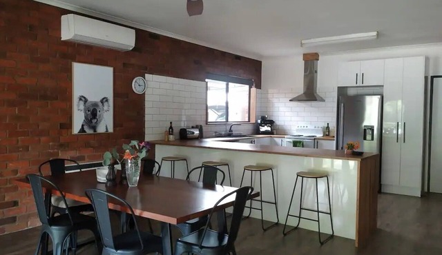 37 Myrtle - Prefect Location to Explore the Alpine Region