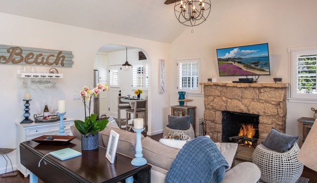 3747 Bungalow by-the-Sea - Adorable, Cozy Cottage