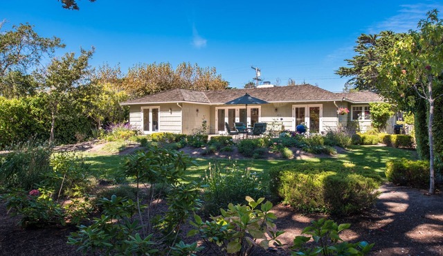 3757 Garden House Sanctuary ~ Private, Fenced Yard