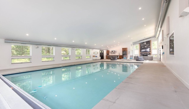 38-Acres of Luxury by Notre Dame, 9BR, Indoor Pool