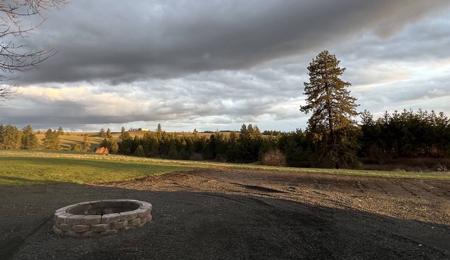 38 ft. Travel Trailer on beautiful Palouse property (25 min from Moscow)