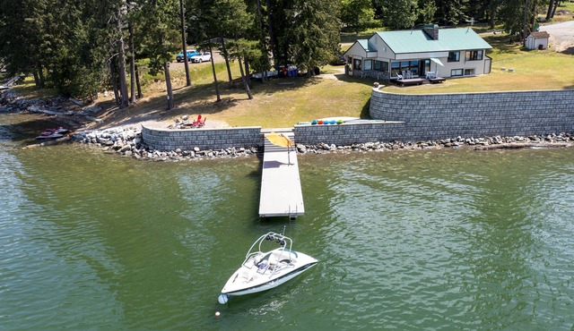 380 ft of Private Water Front - Luxury Vacation Rental