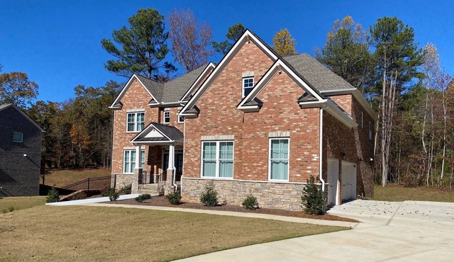 3800 sq ft Suburban Estate 25 Min FIFA 26 n balance tranquility & city access