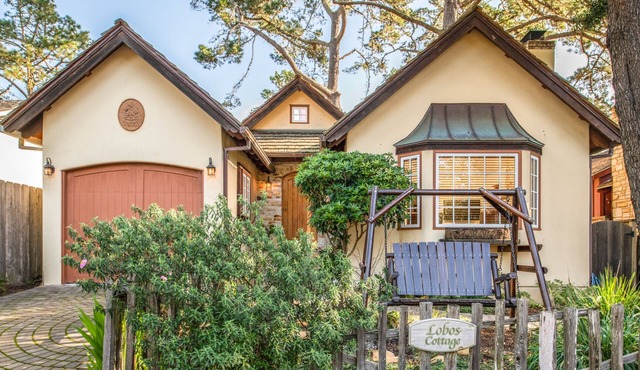 3802 Lobos Cottage ~ Quiet Area, Walk Everywhere