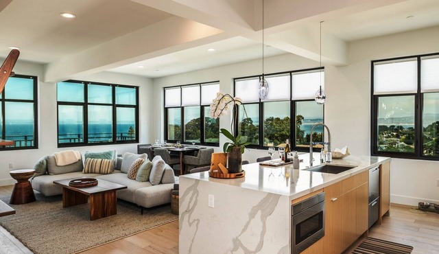 3803 Sweet Thursday ~ Luxury Ocean View Condo