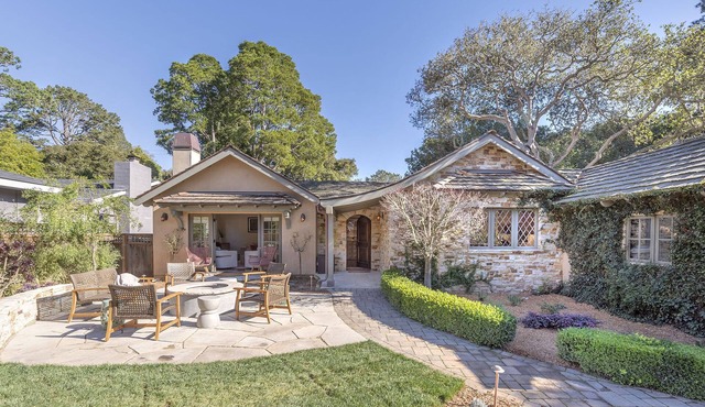 3839 Lucky Lotus ~ Beautiful Custom Home Near Town