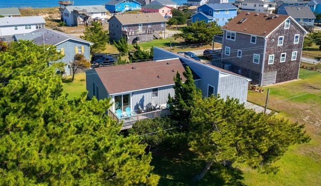 386 Unique Ocean-Side Home - 4 Lots from Ocean!