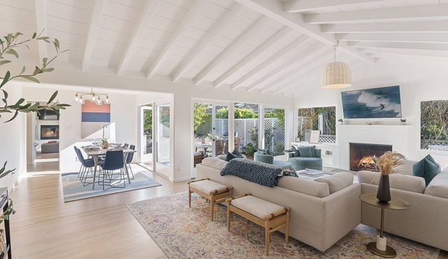 3867 Dolce Tempo~ Quiet Area, Walk to Town & Beach