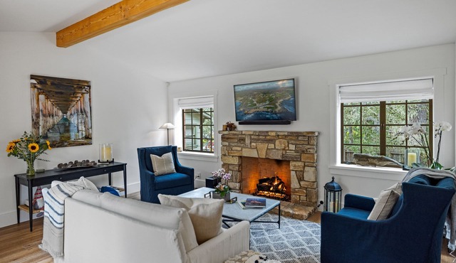 3883 Kiwi's Cottage - Immaculate, Prime Location