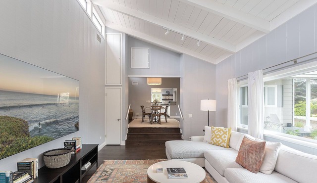 3890 Cypress Rest - Remodeled Pebble Beach, Close to Golf, Walk to the Beach!