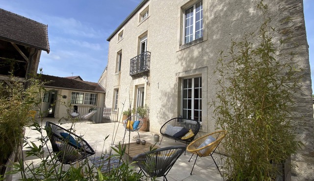 38BIS RENTAL 12/14 PERSONS NIGHT WEEK-END VACATIONS COMPANY