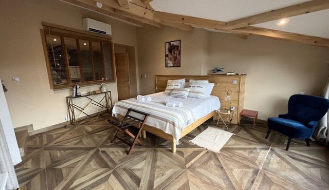 38sqm Terrace Jacuzzi | Historic CityCenter | AC