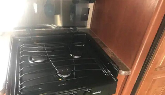 39' Beautiful Camper With private yard
