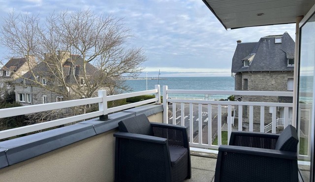390 - T4 apartment overlooking Saint-Cast Beach