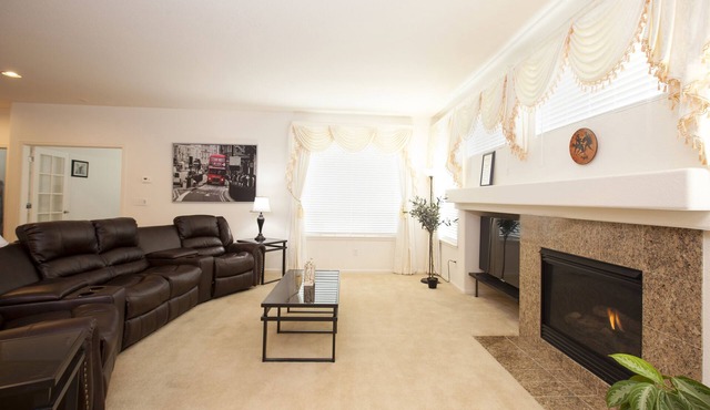 3900 sq ft. Beautiful home Next C-470 , Manor house and Red Rocks Amphitheater