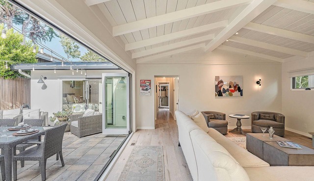 3907 Twin Tides - Updated Beach House with Hot Tub