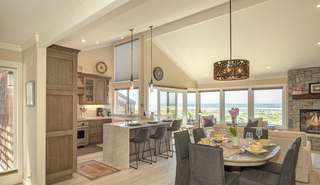 3930 Bella Casa - Oceanfront Condo, Pool & Tennis