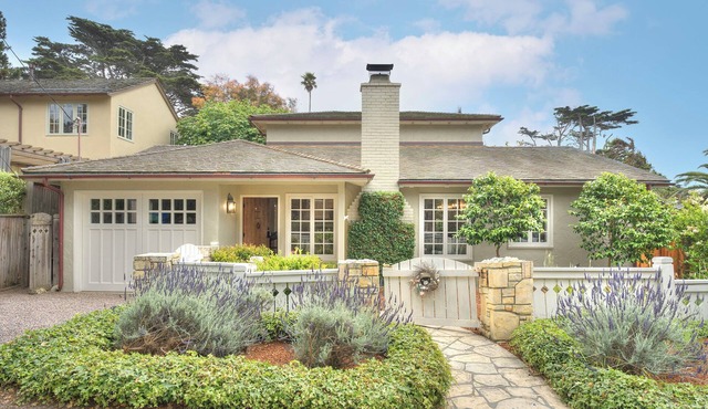 3936 Coastal Cottage - Just Steps to the Beach!