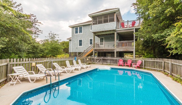 3944 - Carolina Escape, next to the community center with private pool and hot tub