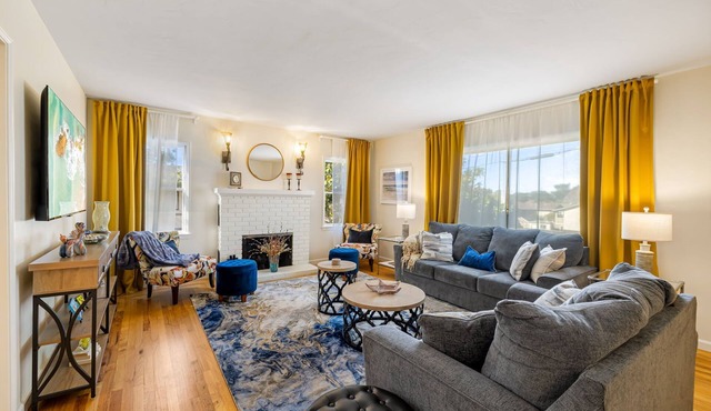 3960 Good Vibes - Walk to Downtown, Beach and Lake