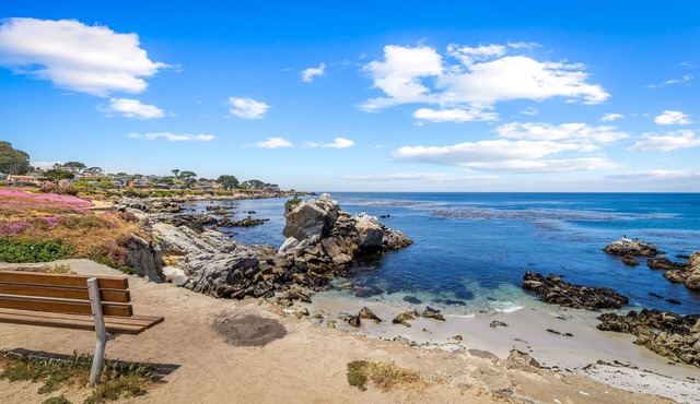 3965 Marine Gardens - Oceanfront with Bay Views