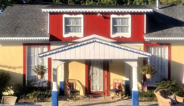 3B/1FB/Kitchen, Center of Town, The Cottage @ the Manor