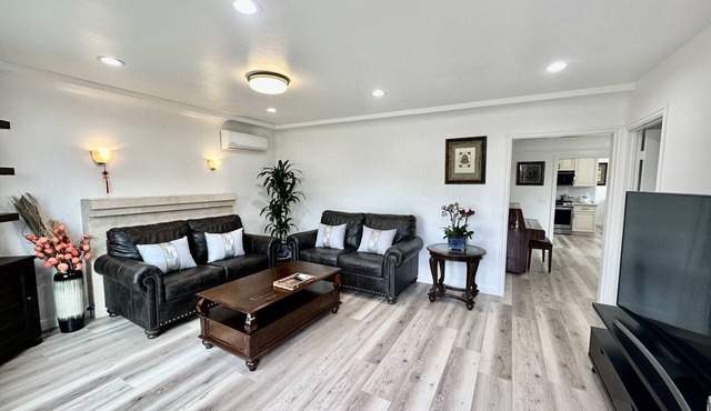 3B/2B Haven near Atlantic Square