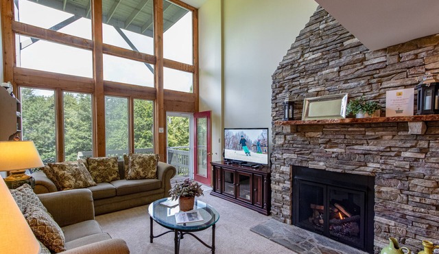 3B Condo Overlooking Sugar Ski Slopes!