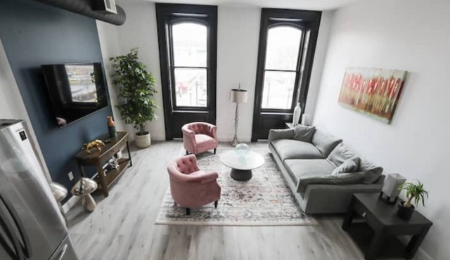 3B Stay in Downtown Easton 2BR