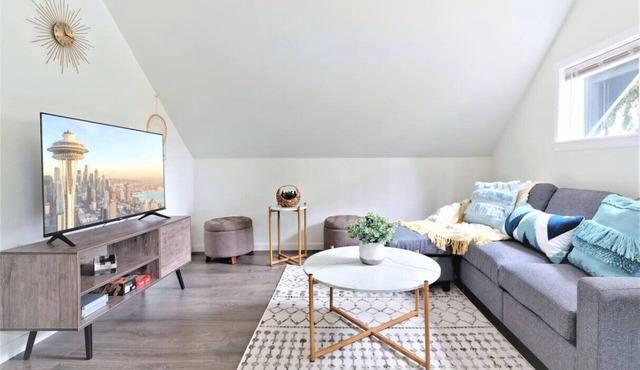 3b2b Upper Unit @Central Seattle