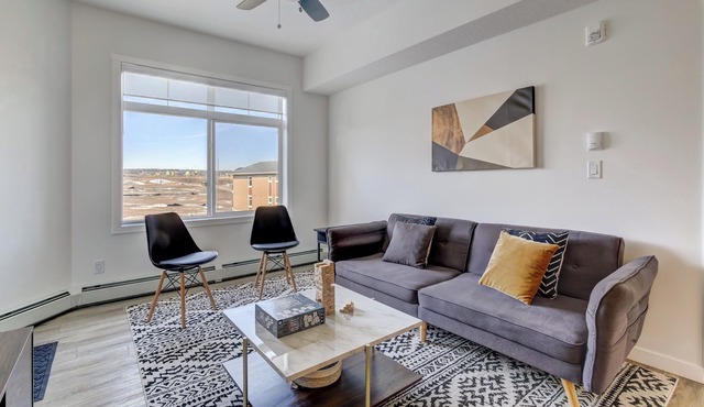 3BD 1.5BA | 20 min DT | 1HR Canmore & FREE Heated Parking