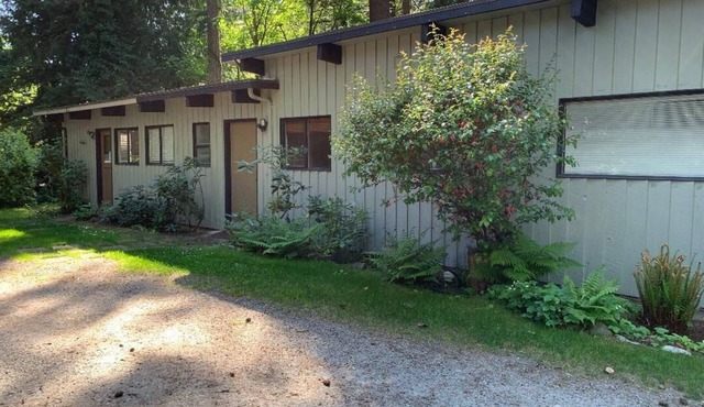 3BD&1 study1320sqftHomeWithYard in QuiteNeighborhoodSleeps 8 中文Espanol
