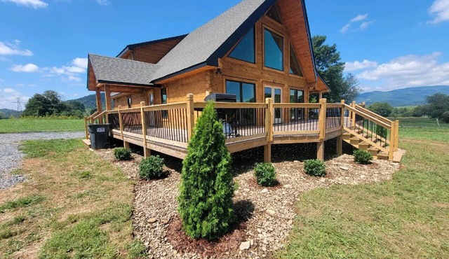 3BD/2.5BA Tennessee Mountain Trout Lodge by Watauga Lake & River