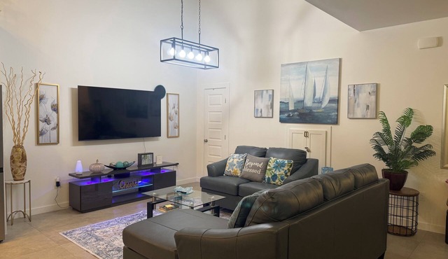 3BD-2.5Baths lovely townhome in serene McAllen