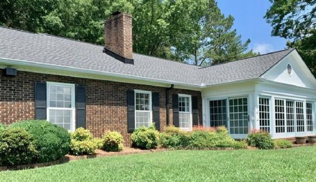 3BD 2 BR Very Private Executive House