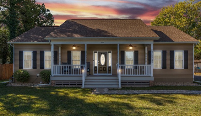 3BD, 2BA Home w/Hot Tub
