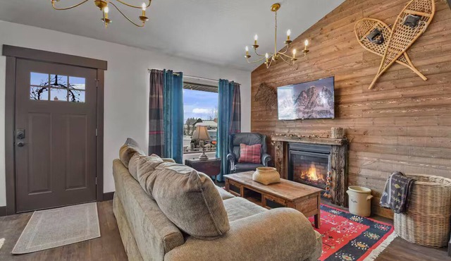 3BD/2BA, Hot Tub, Pickleball Court, Arcade, Wifi, Laundry, 10 min. to Park City