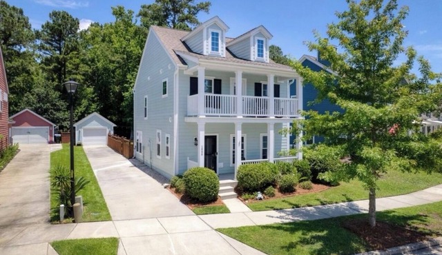 3bd 3 Bath Family Home Near Beaches, Downtown, Folly, Kiawah & Seabrook!