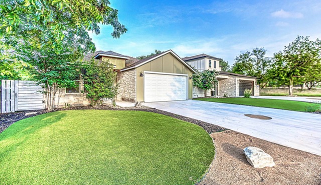3BD Escape for 8 with Fire Pit & Patio, Near Lake LBJ