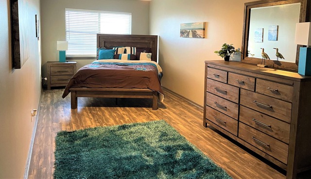 3Bd Furnished Apartment by Shannon Medical Center and River Walk