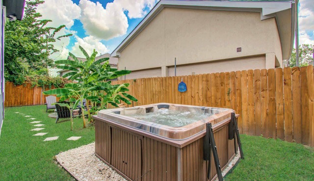 3BD Historic Charm x Modern Amenities w Hot Tub