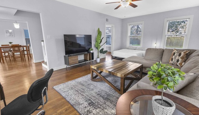 3BD Historic Retreat: Parking, Fast Wi-Fi, L Groups