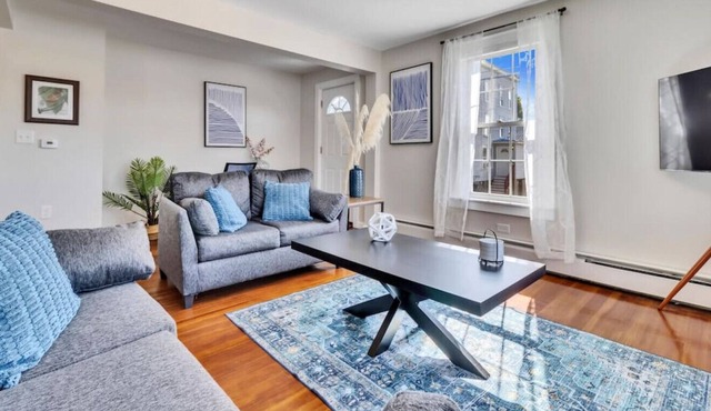 3BD House | Sleeps 8 | Peaceful