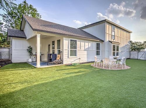 3BD Retreat for 6 Near Lake LBJ with Fire Pit & Patio