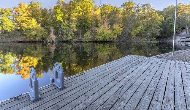 3bd Tranquil Lakefront Escape, Private Dock