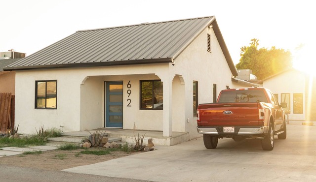 3bd3ba, Kingbeds, New build, 75" TV, Full Kitchen, W/D