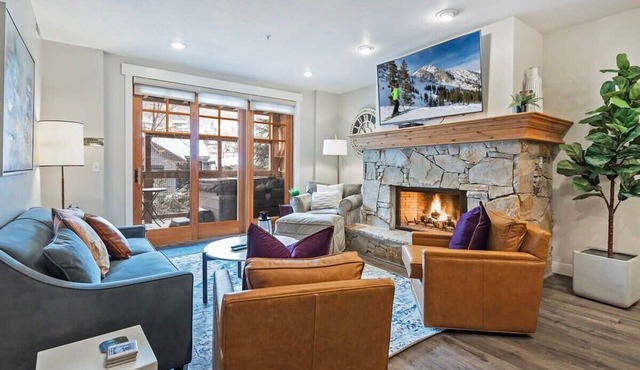 3BDR Condo Heart of Old Town Walk to Town Lift